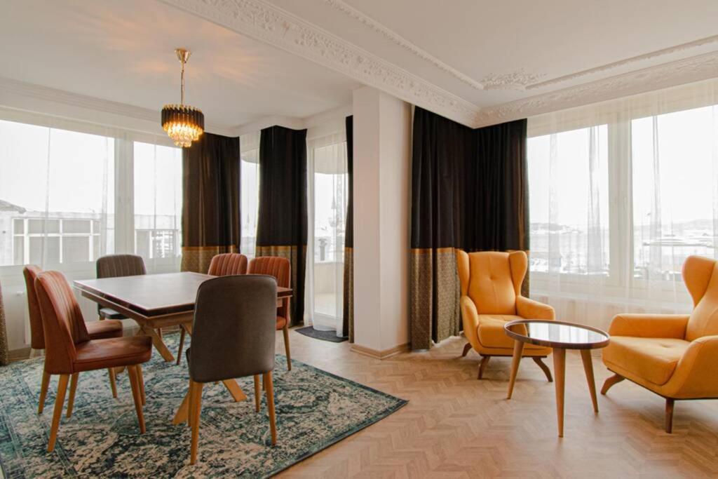 Charming Suite Bosphorus View Истанбул Екстериор снимка